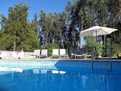 hermoso dominio con cancha de tenis / fútbol en un oasis de paz