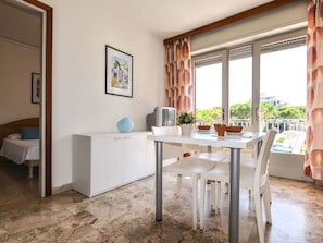 Zimmer, Eigentum, Möbel, Gebäude, Tabelle, Haus, Interior Design, Fussboden, Grundeigentum, Esszimmer