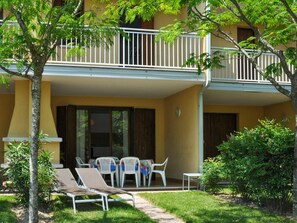 Plante, Bâtiment, Meubles, Propriété, La Nature, Arbre, Ombre, Chaise, Porte, Végétation