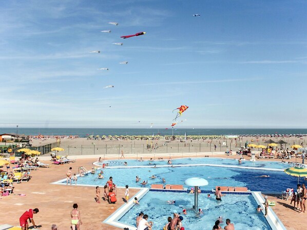 Strand, Urlaub, Freizeit, Tourismus, Spass, Ufer, Sommer, Schwimmbad