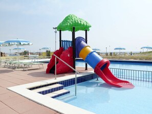 Himmel, Regenschirm, Wasser, Rutsche, Spielplatz Rutsche, Freizeit, Erholung, Spielplatz, Spass, Schatten