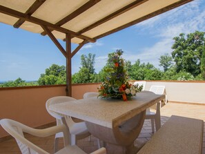 Eigentum, Grundeigentum, Haus, Zimmer, Gebäude, Tabelle, Möbel, Terrasse, Tisch Im Freien, Zuhause