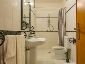 Armatur, Zapfhahn, Gebäude, Sinken, Badezimmer, Lila, Bad Sink, Interior Design, Installation, Fussboden