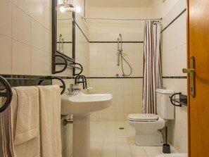 Armatur, Zapfhahn, Gebäude, Sinken, Badezimmer, Lila, Bad Sink, Interior Design, Installation, Fussboden