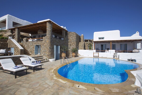 Luxury Villa with private pool in Mykonos, Greece