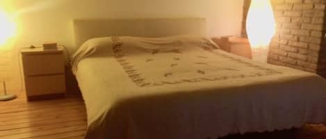 Letto matrimoniale nel soppalco