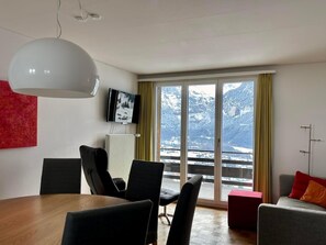 Living-/dining room