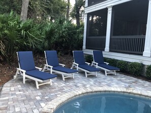 Quality loungers(2021) around the pool.