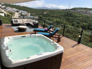 hot tube it´s ready to be used at all time