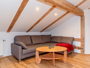 Ferienwohnung Panorama mit Balkon und Blick in die Natur-in der Wohnung Panorama