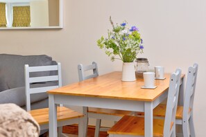 Howgills Apartment 7 - Open lounge dining space