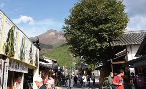 Eating around Yunotsubo Kaido
