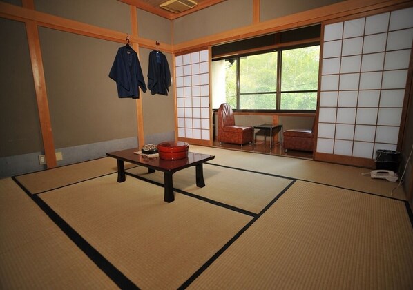 Japanese style (middle) bathroom with toilet 8 tatami
