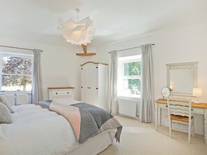 Light and airy double bedroom | Duck Cottage, Gargrave