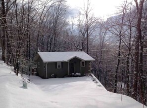 Winter offers seasonal mountain views.