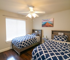 Twin Bed Room