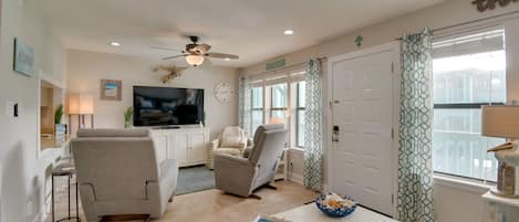 Gulf Shores Vacation Rental | 2BR | 2BA | 3rd-Story Unit | Elevator Access