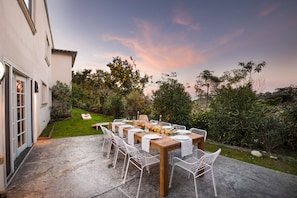 Enjoy Al fresco dining with a SoCal sunset.