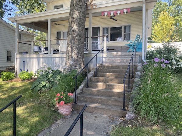 The porch facing the lake!