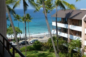 Ocean Views and only Steps from Magic Sands Beach!