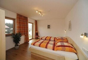 Fewo Sommer-Sommer Schlafzimmer2
