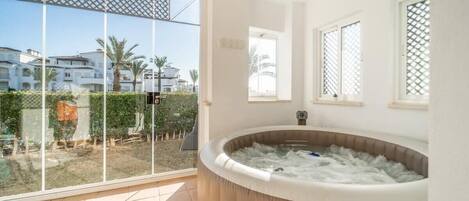 Enclosed Terrace with Hot Tub