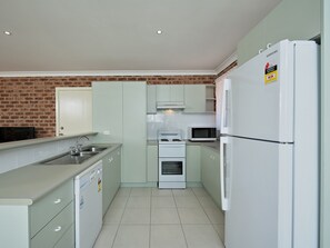 Fully equipped kitchen.