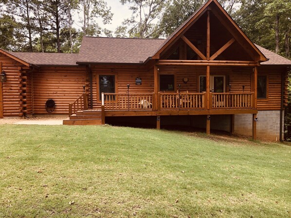 The Log Cabin on Lake Martin