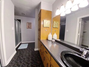 Master bathroom 