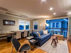 Living Room (1)