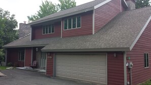 4000 ft luxury across from  resort 4 bedrooms 4 baths hot tub amazing views
