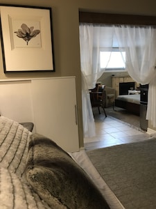 Romantic  studio apartment 40 minutes north from Toronto in a magical setting