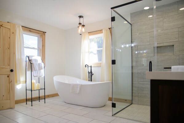 Relax in a nice soaking tub!