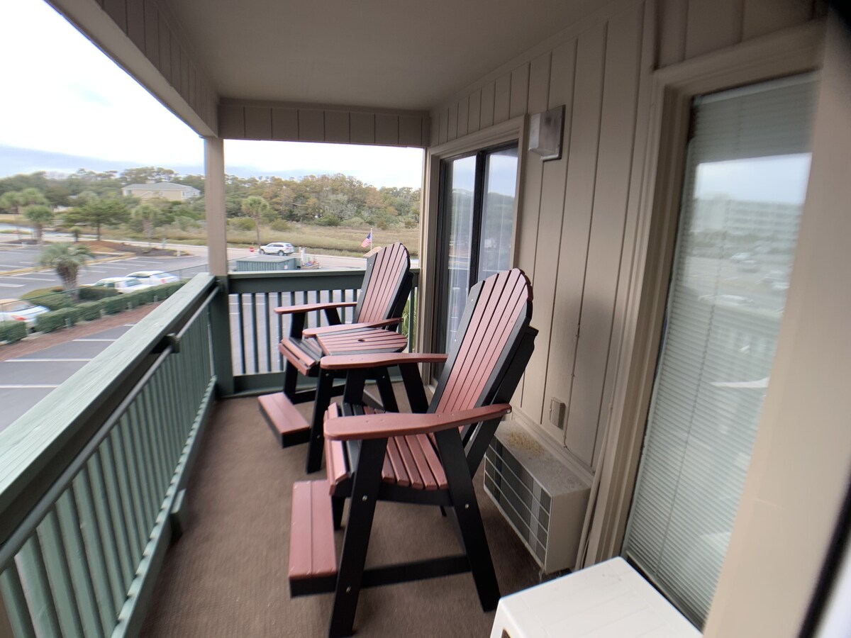 Condo on Beach, Myrtle Beach, SC – walk out the back door and onto the beach