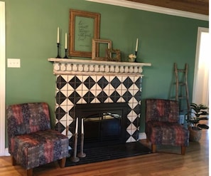 Living Room fireplace designed by Joanna Gaines (decorative use only)