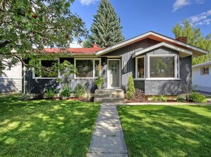 Beautiful tree lined street. Centrally located and safe neighbouhood.