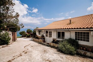 Floreika Villa.