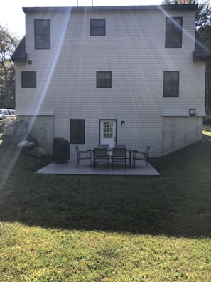 Enjoy meals on the back patio while relaxing in the peace of nature. 