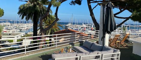 Roof terrace with view over port of Golfe Juan.