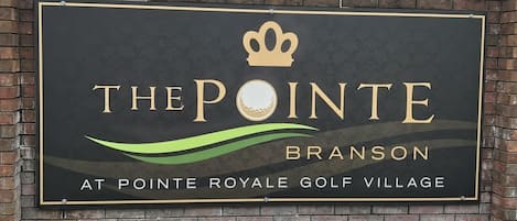Entry to Pointe Royale