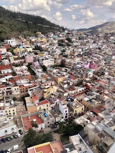 A poca distancia de museos, restaurantes y el centro, con una vista impresionante