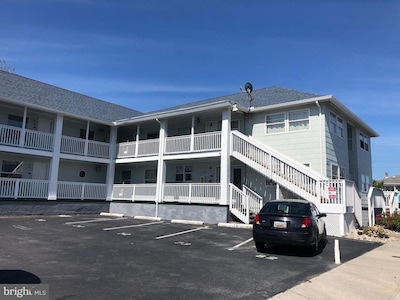 WALK TO THE BEACH + BOARDWALK!!   
SENIORS WELCOME
2 Bedroom, 2 Bath with Pool 