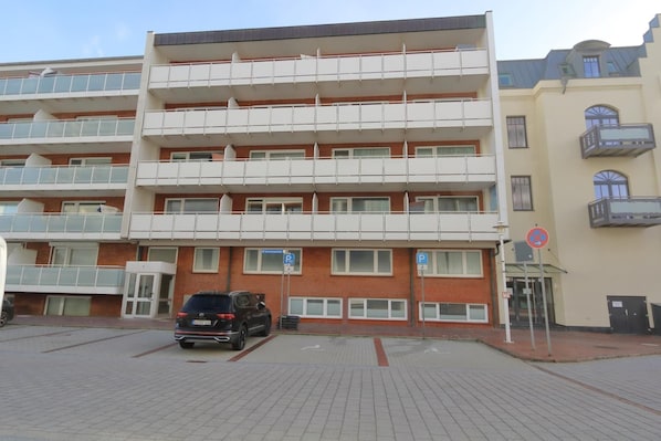 Andreas-Dirks-Straße 7