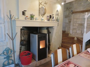 In winter a Pellet Fire warms the kitchen/dining room and beyond.