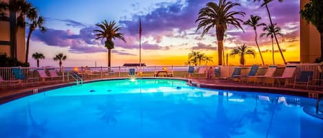 A typical Siesta Key sunset as seen from the Jamaica Royale.