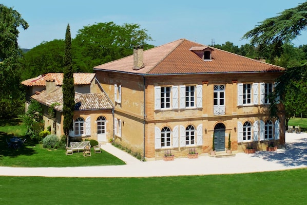 This elegant 19th Century Chateau was given by Napolean to one of his generals