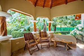 Front Patio (2)