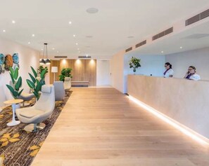 Reception lobby 