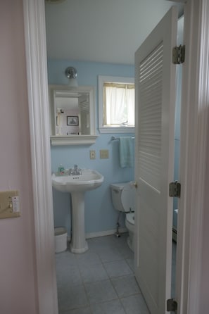 Private master bath