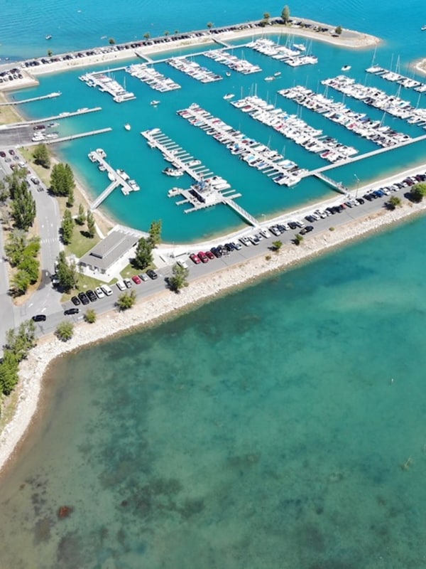 Marina only 2 miles from OSO BLU